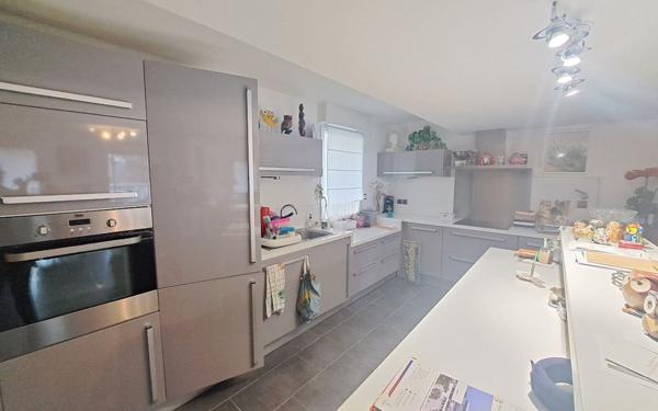 Appartement à vendre    4 pièces • 104 m2 Six-Fours-les-Plages