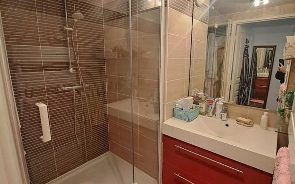 Appartement à vendre    4 pièces • 104 m2 Six-Fours-les-Plages