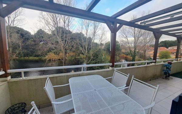 Appartement à vendre    4 pièces • 104 m2 Six-Fours-les-Plages