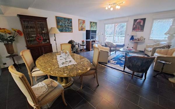 Appartement à vendre    4 pièces • 104 m2 Six-Fours-les-Plages