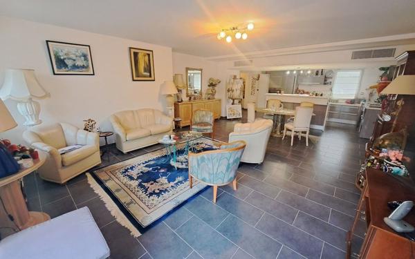 Appartement à vendre    4 pièces • 104 m2 Six-Fours-les-Plages