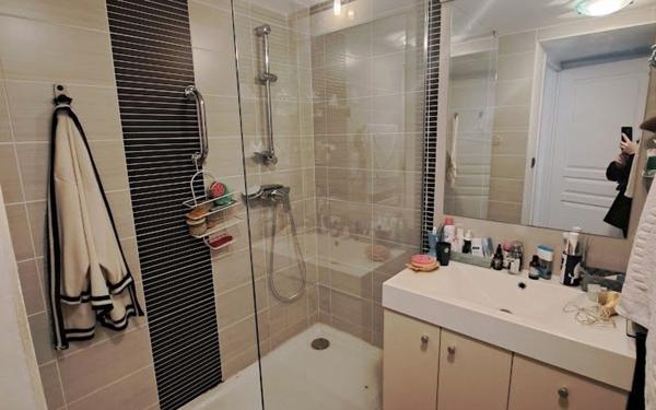 Appartement à vendre    4 pièces • 104 m2 Six-Fours-les-Plages