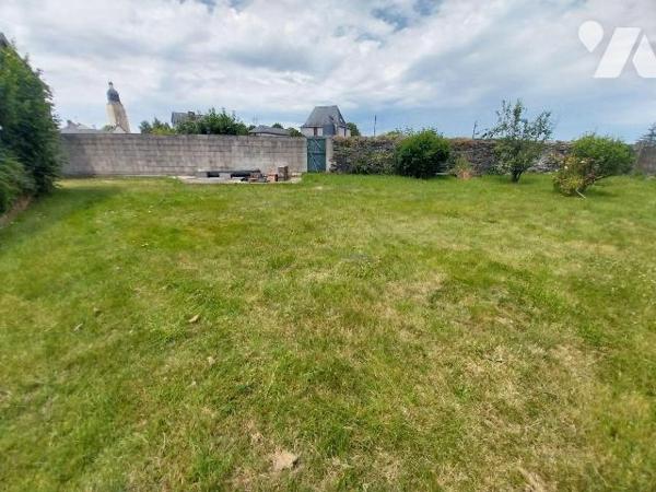 VITRÉ - Proche centre-ville :

Bâtiment en pierres d'environ 70 m² offrant un potentiel de tr...