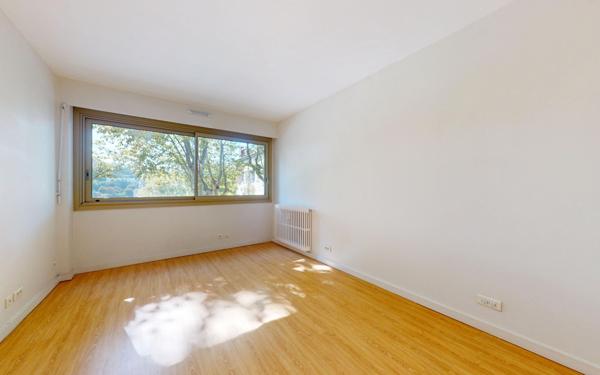 Appartement à vendre    3 pièces • 78,94 m2 Lyon 1