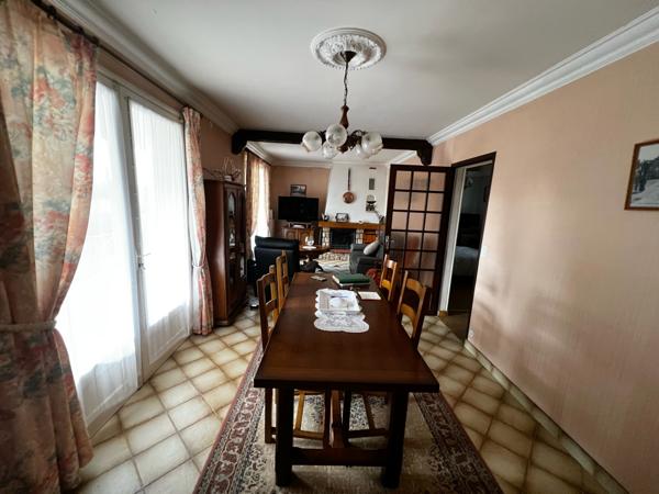 MAISON 3 CHAMBRES - GARAGE - TERRAIN