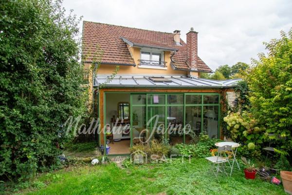 Maison de charme au calme beau jardin véranda rare
