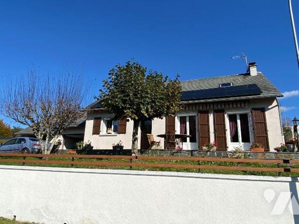 LAFEUILLADE-EN-VEZIE, à vendre maison d'habitation comprenant ,  Rez-de-chaussée : une entrée s...