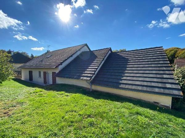 LAFEUILLADE-EN-VEZIE, à vendre maison d'habitation comprenant ,  Rez-de-chaussée : une entrée s...