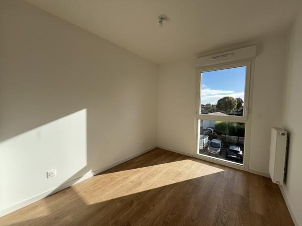 Appartement à louer 840 € CC Biganos 3 p 57 m² DPE B
