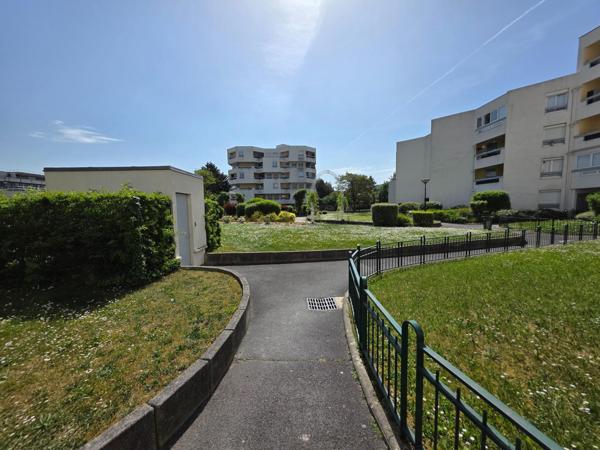 À vendre – Reims, Quartier Lezardière – Appartement T4 en parfait état, idéal pour jeune couple ou colocation