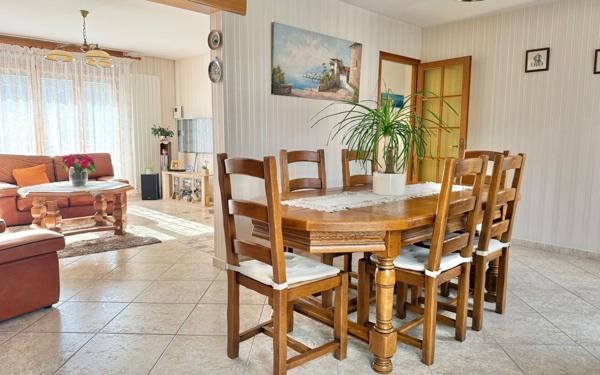 Maison à vendre    7 pièces • 177 m2 Morangis