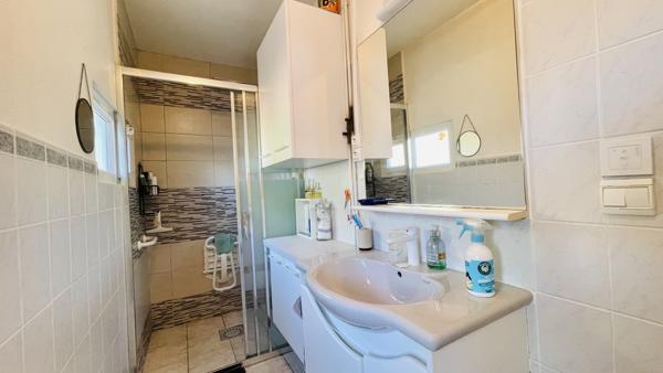 Maison
         4 pièces
        - 110 m² Exclusivité 394 000 €*
