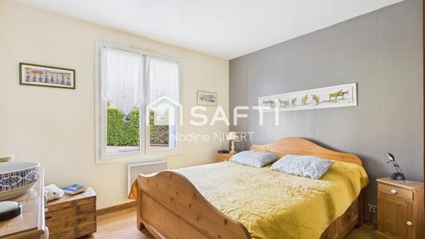Maison plain-pied 155M2, 5 chambres, Piscine, Terrain 1000M2