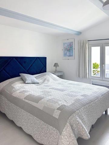 MAISON 4 CHAMBRES CLÉ EN MAIN AVEC PISCINE CHAUFFÉE ET SPACIEUSE PIÈCE DE VIE