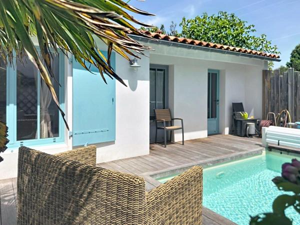 MAISON 4 CHAMBRES CLÉ EN MAIN AVEC PISCINE CHAUFFÉE ET SPACIEUSE PIÈCE DE VIE