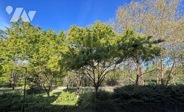 Bien d'exception - Vue sur le Parc Bordelais - Terrasse et balcon - Fort potentiel

Situé dan...