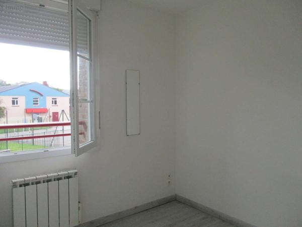 Appartement à louer à Brionne dans l'Eure (27800), ref : 27049-L180