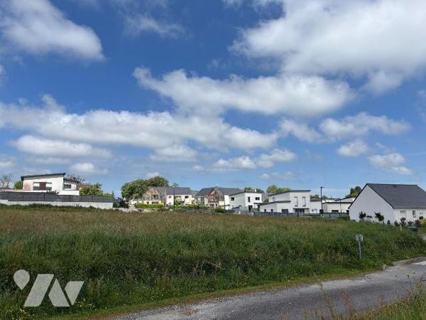 Terrains a Vendre à BRIEC, en Finistère Sud (29), en Centre Ville, Bel Environnement et accès C...