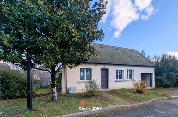 Maison de plain pied dans le bourg de Parçay-Meslay
