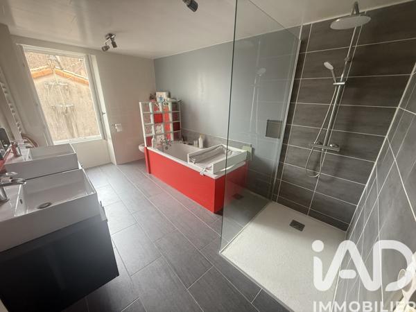 Maison à vendre 5 pièces 175 m² Saint-Aubin-le-Cloud