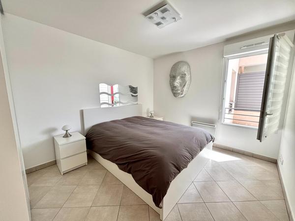 Fréjus – T3 rénové avec terrasse, piscine, garage et parking