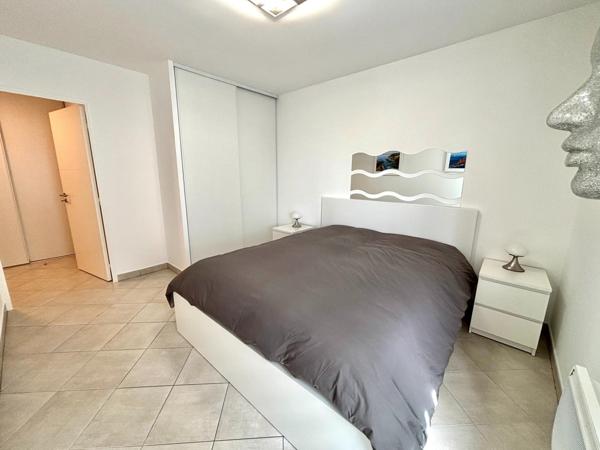 Fréjus – T3 rénové avec terrasse, piscine, garage et parking