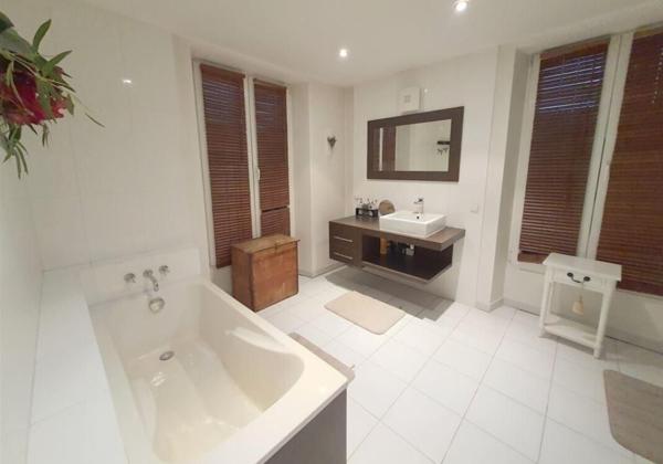 MAISON 10 PIECES CENTRE SAINT-PIERRE-LES - NEMOURS 77140