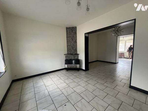 MAISON TYPE 1930 AVEC ACCES A L'ARRIERE