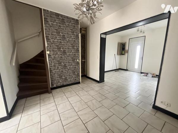 MAISON TYPE 1930 AVEC ACCES A L'ARRIERE