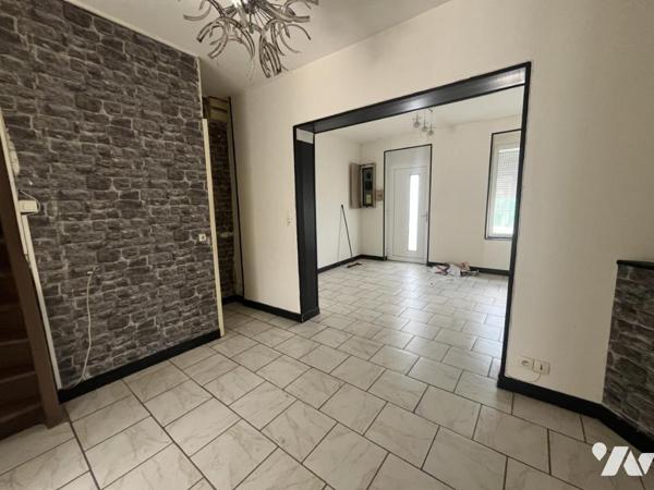 MAISON TYPE 1930 AVEC ACCES A L'ARRIERE