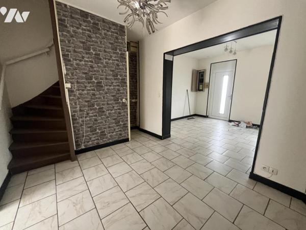 MAISON TYPE 1930 AVEC ACCES A L'ARRIERE