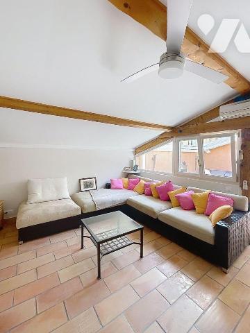 DANS LA PLUS BELLE RUE DU VIEUX CANNET MAISON DE VILLE 90M2 AVEC MAGNIFIQUE TROPEZIENNE