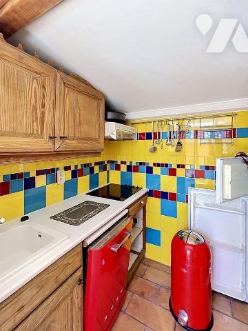 DANS LA PLUS BELLE RUE DU VIEUX CANNET MAISON DE VILLE 90M2 AVEC MAGNIFIQUE TROPEZIENNE