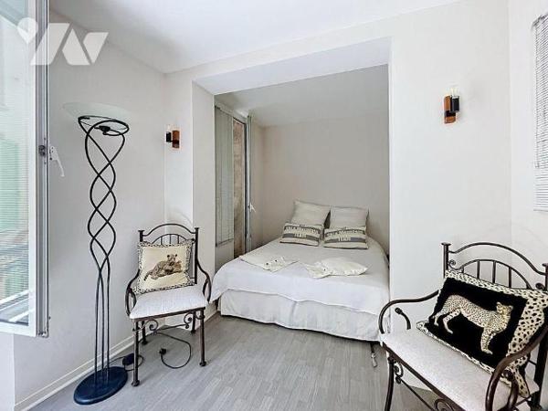 DANS LA PLUS BELLE RUE DU VIEUX CANNET MAISON DE VILLE 90M2 AVEC MAGNIFIQUE TROPEZIENNE