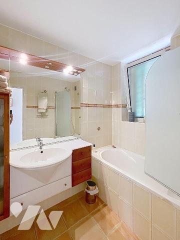 DANS LA PLUS BELLE RUE DU VIEUX CANNET MAISON DE VILLE 90M2 AVEC MAGNIFIQUE TROPEZIENNE