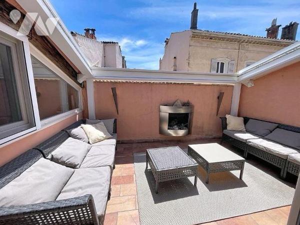 DANS LA PLUS BELLE RUE DU VIEUX CANNET MAISON DE VILLE 90M2 AVEC MAGNIFIQUE TROPEZIENNE