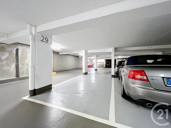 Parking à vendre  10 m 2   LA PLAINE ST DENIS  - 93