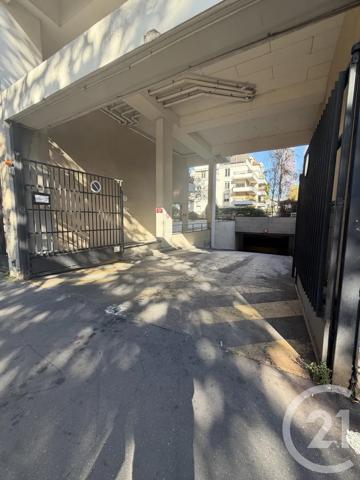 Parking à vendre  10 m 2   LA PLAINE ST DENIS  - 93