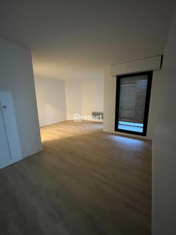 Location Appartement 5 pièces 124.35 m² - Paris 75017