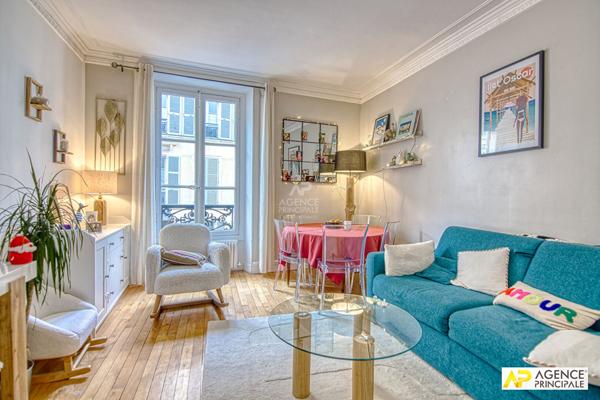 Versailles Notre-Dame Parc Appartement 3 pièces 60 m² situé au 1er étage avec cave €545 000 ** - Référence 27560