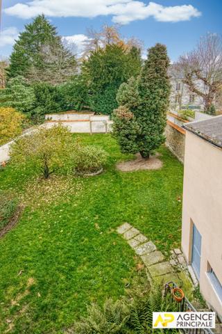 Versailles Notre-Dame Parc Appartement 3 pièces 60 m² situé au 1er étage avec cave €545 000 ** - Référence 27560