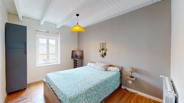 Ensemble immobilier composé d'une maison d'habitation de 148 m² et dépendance de 113 m².