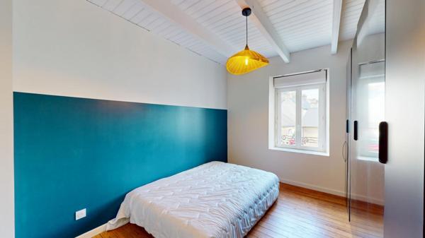 Ensemble immobilier composé d'une maison d'habitation de 148 m² et dépendance de 113 m².