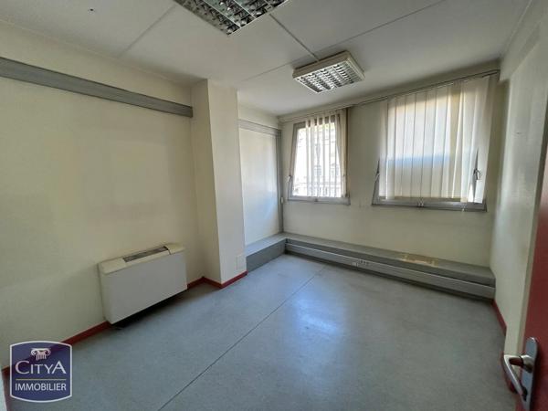 Local commercial à vendre 836m² Tulle (19000)