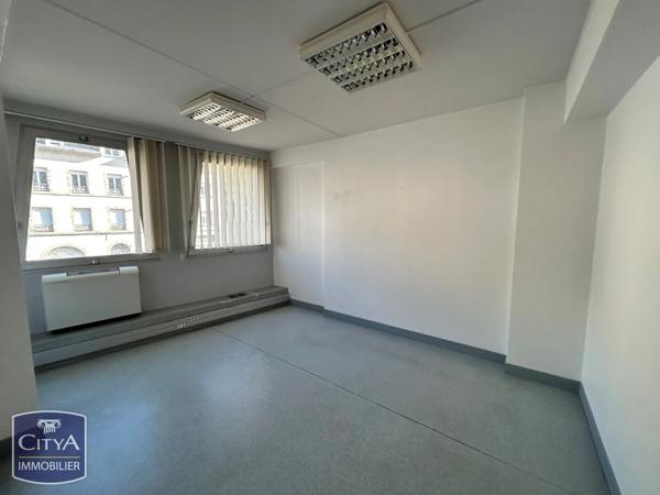 Local commercial à vendre 836m² Tulle (19000)