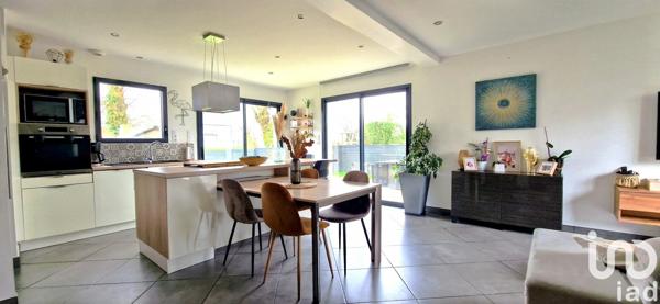 Maison 5 pièces de 111 m² à Gosné (35140)