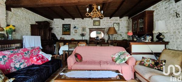 House for sale 4 rooms 136 m² Paillé