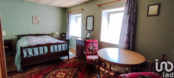 House for sale 4 rooms 136 m² Paillé