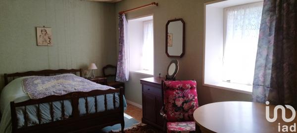 House for sale 4 rooms 136 m² Paillé