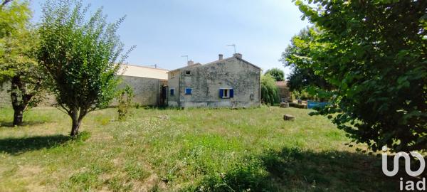 House for sale 4 rooms 136 m² Paillé